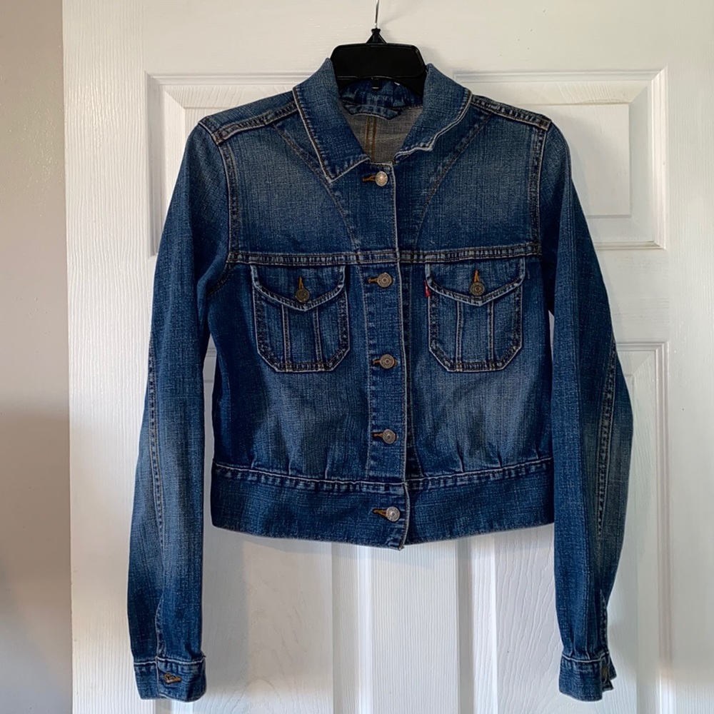 Levi’s Cropped Denim Jacket